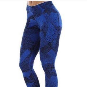 Nike talistatic leggings size medium ankle Capri pants workout leggings …​